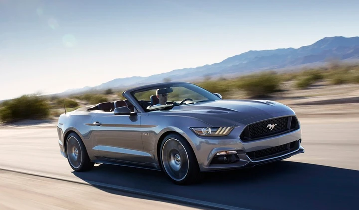 Ford Mustang e Mustang Cabrio: in Italia da 36.000 euro