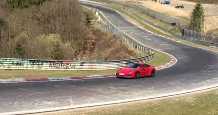 Porsche 911 Carrera GTS scatenata al Nurburgring