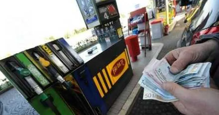 Benzina: l’Italia in cima alla classifica degli aumenti