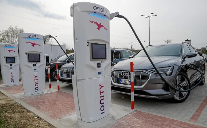Audi e-tron: nuove tariffe per la ricarica Ionity