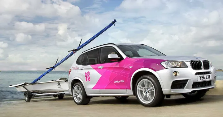 Bmw presenta la flotta per Londra 2012