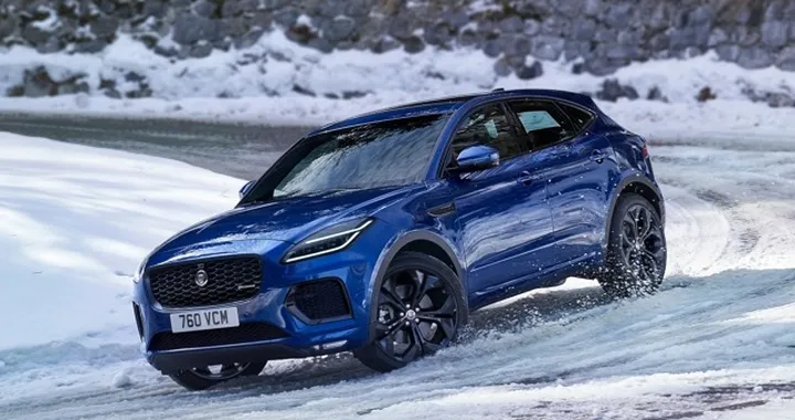 Jaguar E-Pace 2021: dotazioni e versioni ibride