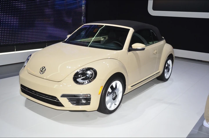 VW I.D. R Pikes Peak, Beetle Final Edition e stand Volkswagen al Salone di Los Angeles 2018