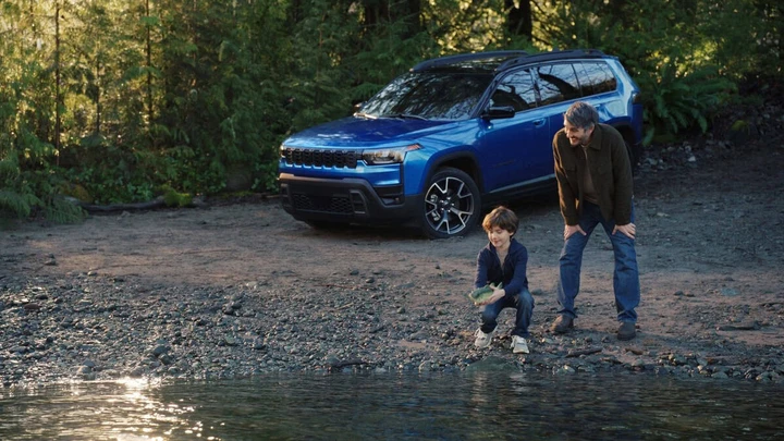 Il ritorno del pesce parlante: Jeep stupisce tutti con lo spot più folle del 2026