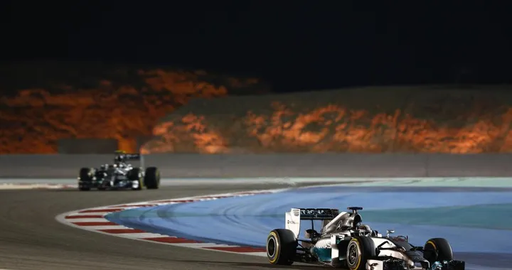 F1, Barhein: doppietta Mercedes, male le Ferrari