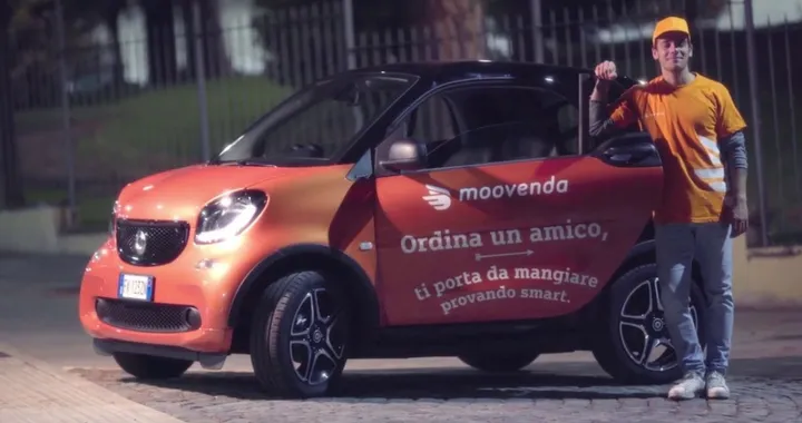Smart e Moovenda: il food delivery incontra la regina della mobilità cittadina