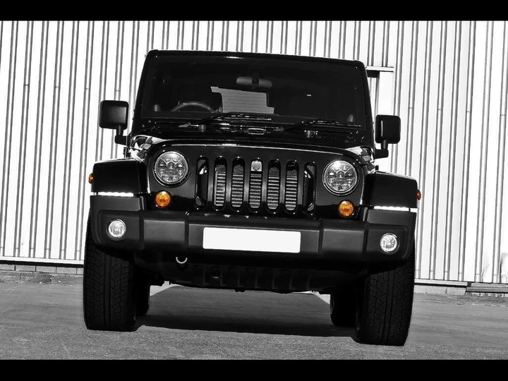 Jeep Wrangler Sahara by Kahn