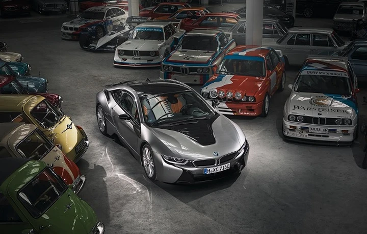Bmw i8: la sportiva ibrida plug-in va fuori produzione