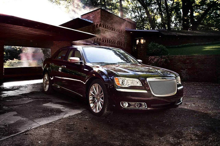 Chrysler 300 Luxury Series