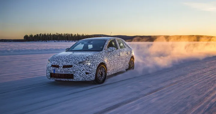 Opel Corsa, i test sulla neve anticipano il debutto della nuova generazione