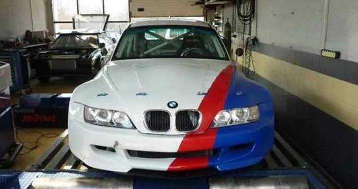 Bmw Z3 M Coupé: sotto il cofano il V10 della M5