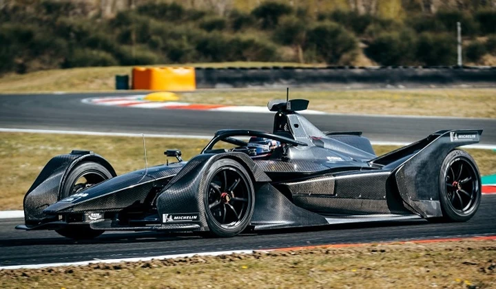 Formula E: primi test della monoposto Mercedes EQ Silver Arrow 01