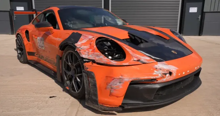 Porsche GT3RS distrutta, rinasce in sole 24 ore