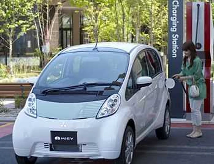 Auto elettriche: il no dell'Economist