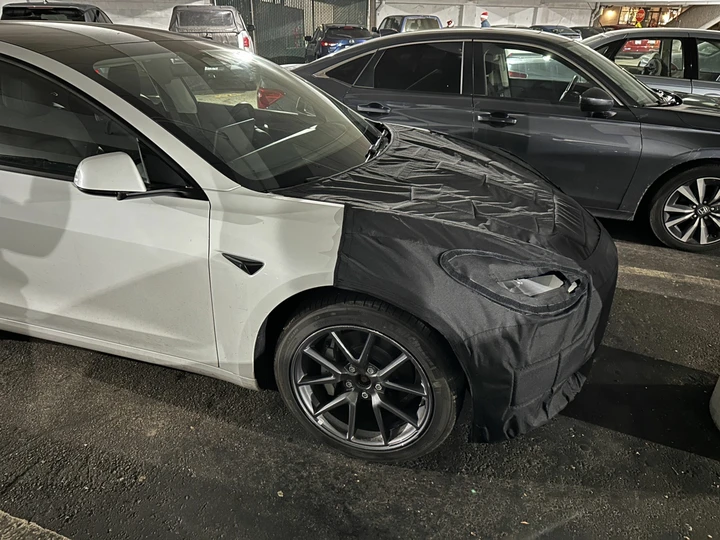 Tesla Model 3: il restyling sulle strade della California