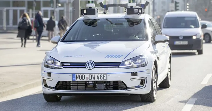 Volkswagen punta forte sulla guida autonoma