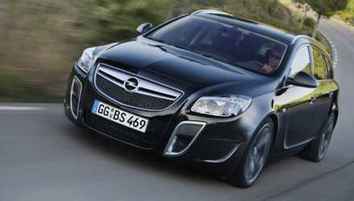 Lavoro duro per la Opel Insignia Sport Tourer OPC