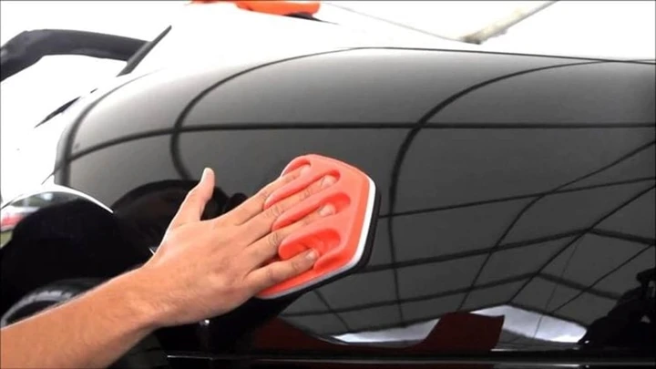 Come riparare la carrozzeria dell'auto da soli: consigli e guida pratica