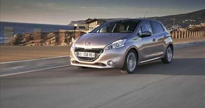 Peugeot 208, noleggio a 298 euro al mese