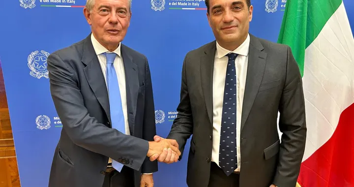 Stellantis e l’Europa: piccole auto elettriche e incentivi per rilanciare il mercato