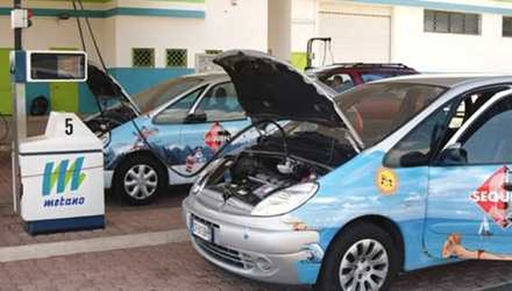 Storico sorpasso: GPL e metano su benzina