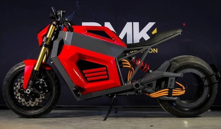 La moto elettrica con il motore nel cerchio: eccola, si chiama Rmk E2