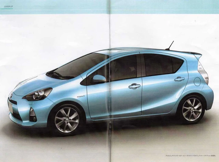 Toyota Prius C, in rete la brochure ufficiale