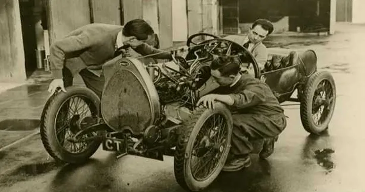 Bugatti: la storia in un video-documentario