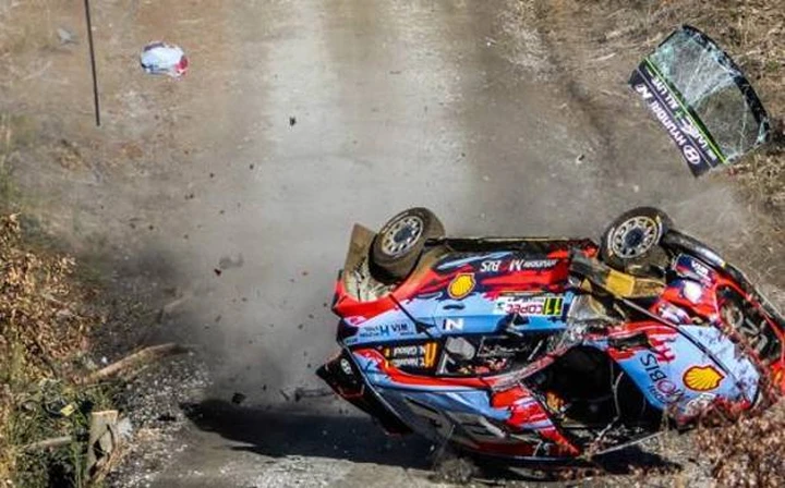WRC: Tanak comanda in Cile, Neuville coinvolto in un brutto incidente