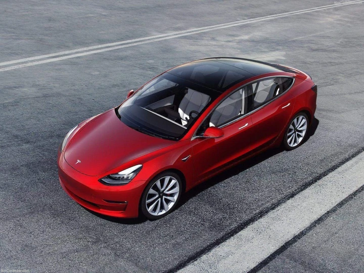Quanto costa mantenere una Tesla? I dettagli sui costi di manutenzione