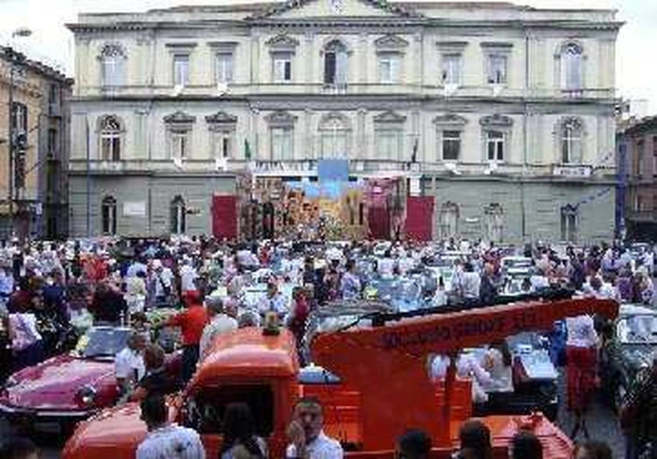 Quando storia e auto storiche fanno a cazzotti