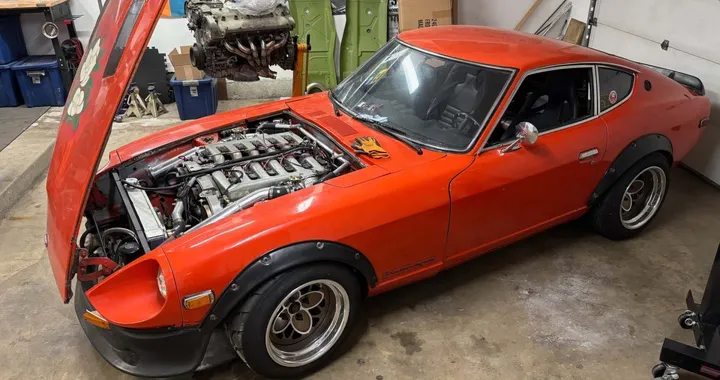 Sotto il cofano di questa Datsun c’è un segreto da 12 cilindri