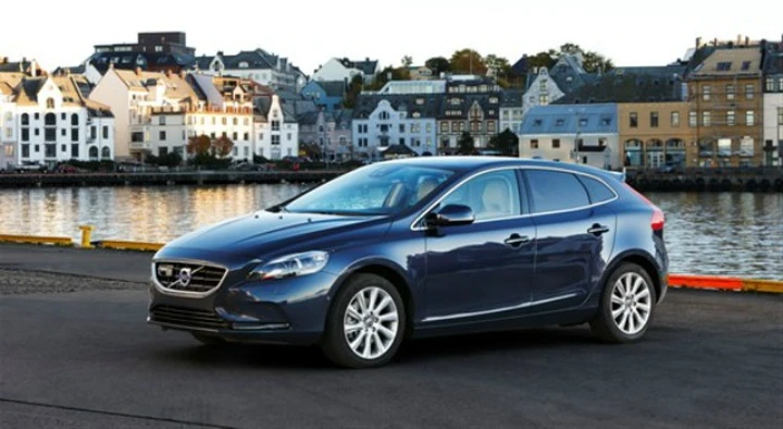 Volvo V40: nuovi motori benzina e diesel Drive-E