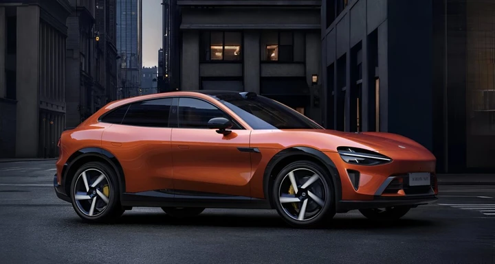 Xiaomi presenta il YU7: SUV elettrico di lusso con 835 km di autonomia