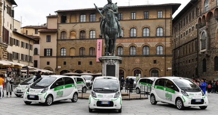 PSA: a Firenze car sharing ad emissioni zero con Adduma Car