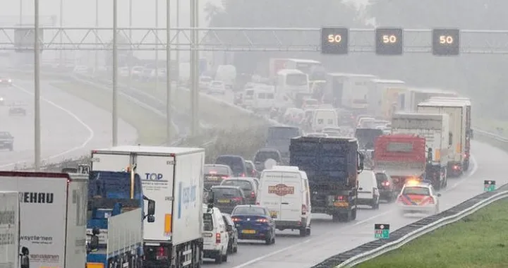 Amsterdam: perché dal 2030 si circolerà soltanto in elettrico