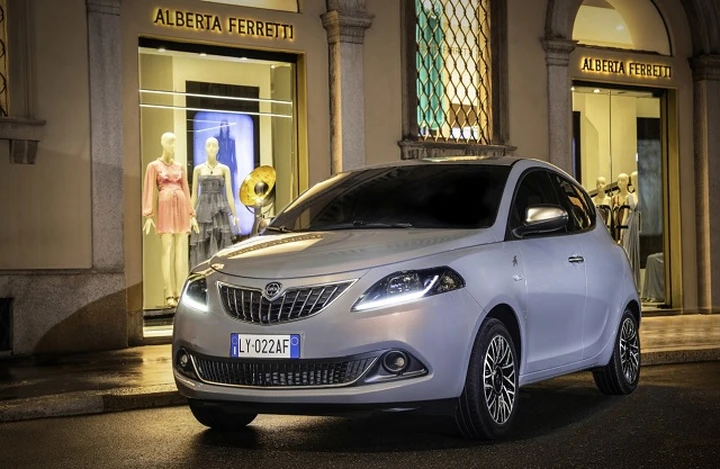 Lancia Ypsilon Alberta Ferretti: serie speciale con prezzi da 11.950 euro
