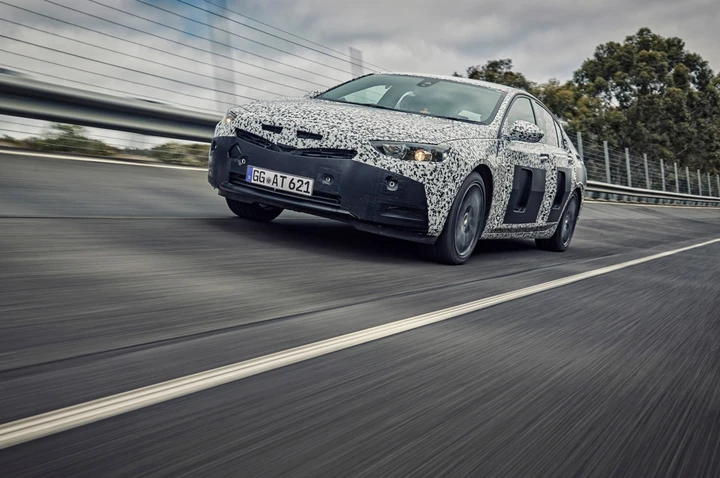Opel Insignia MY 2017: prime immagini ufficiali