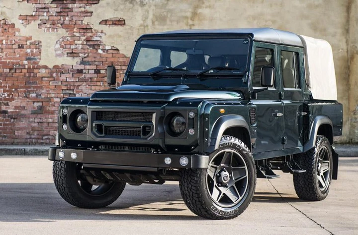 Land Rover Defender Chelsea Wide Track by Kahn Design