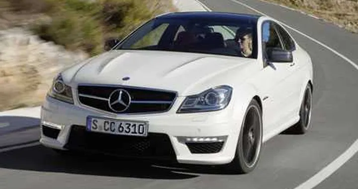 Mercedes C63 AMG Coupé, video ufficiale