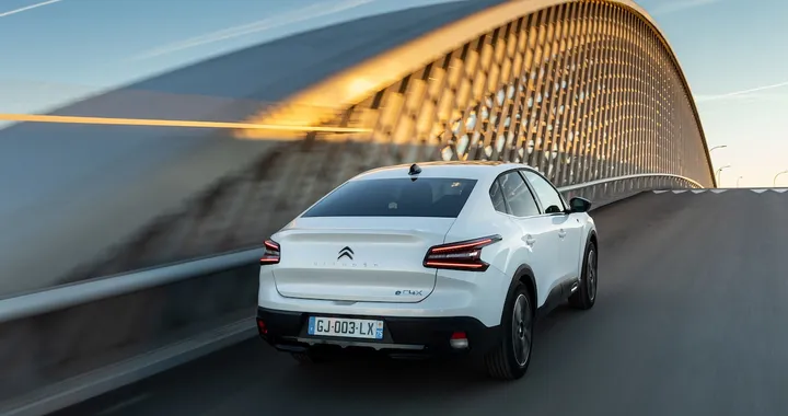 Citroen C4 X: prova, motori, prezzi