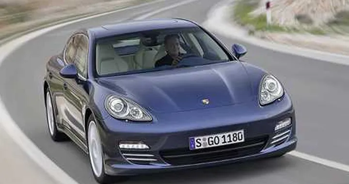 Porsche Panamera 2011: giù i consumi