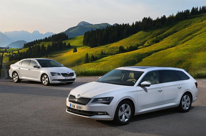 Skoda Superb celebra quindici anni di produzione