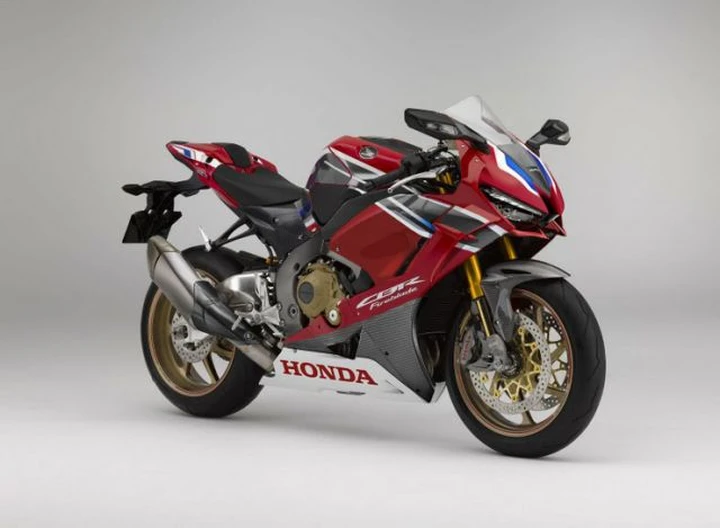 Honda CBR1000RR Fireblade: il debutto ad EICMA 2018?