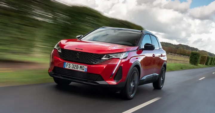 Nuova Peugeot 3008 GT: più esclusiva con il Black Pack