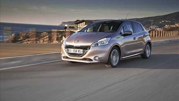 Peugeot 208, noleggio a 298 euro al mese
