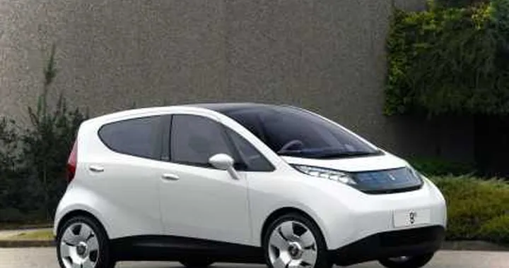 Auto elettrica Bollorè: arriva entro fine anno