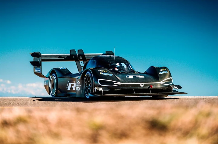 Volkswagen I.D. R Pikes Peak: nuove immagini ufficiali