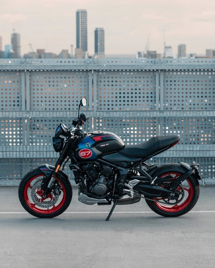 Triumph Trident 660 Triple Tribute 2025: tecnologia e tradizione