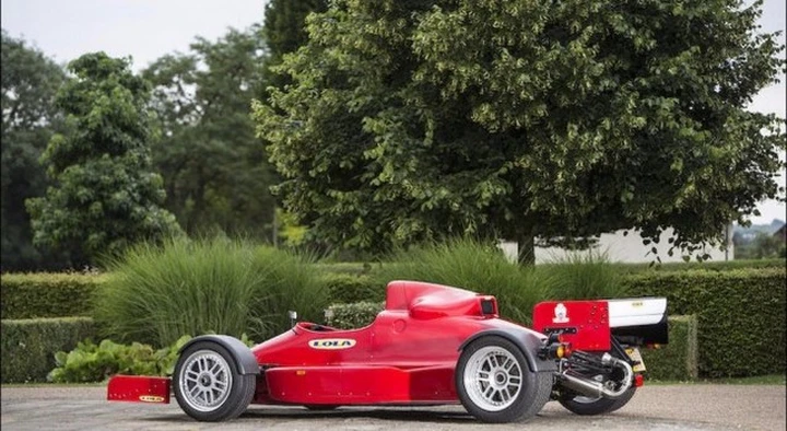 Lola, la prima Formula 1 con autorizzazione stradale